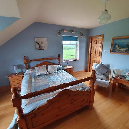 Wild Atlantic Stays Castlemaine Exteriör bild